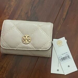tory burch wallet nwt